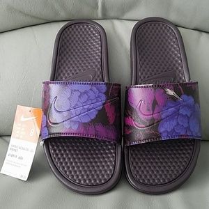 Nike Slides Women size 8 New
